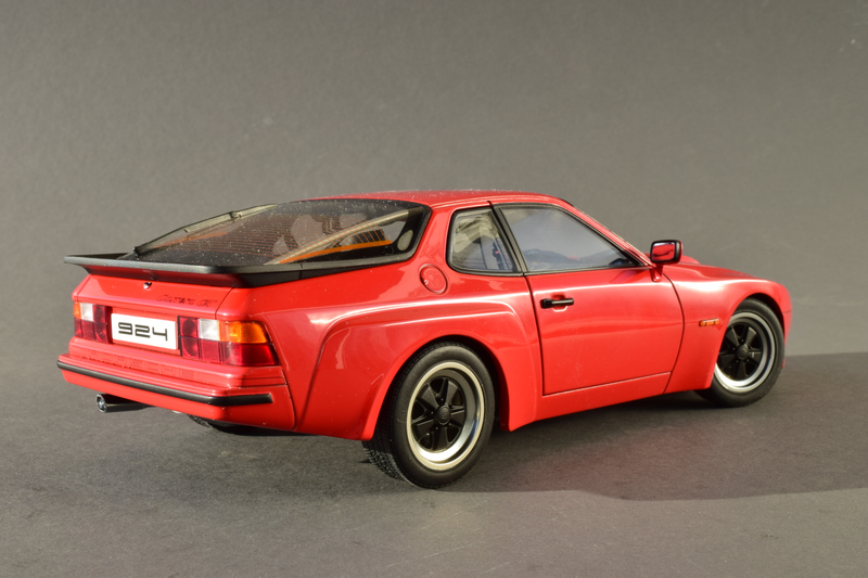 Illustration for article titled Teutonic Tuesday: AUTOart Porsche 924 Carrera GT